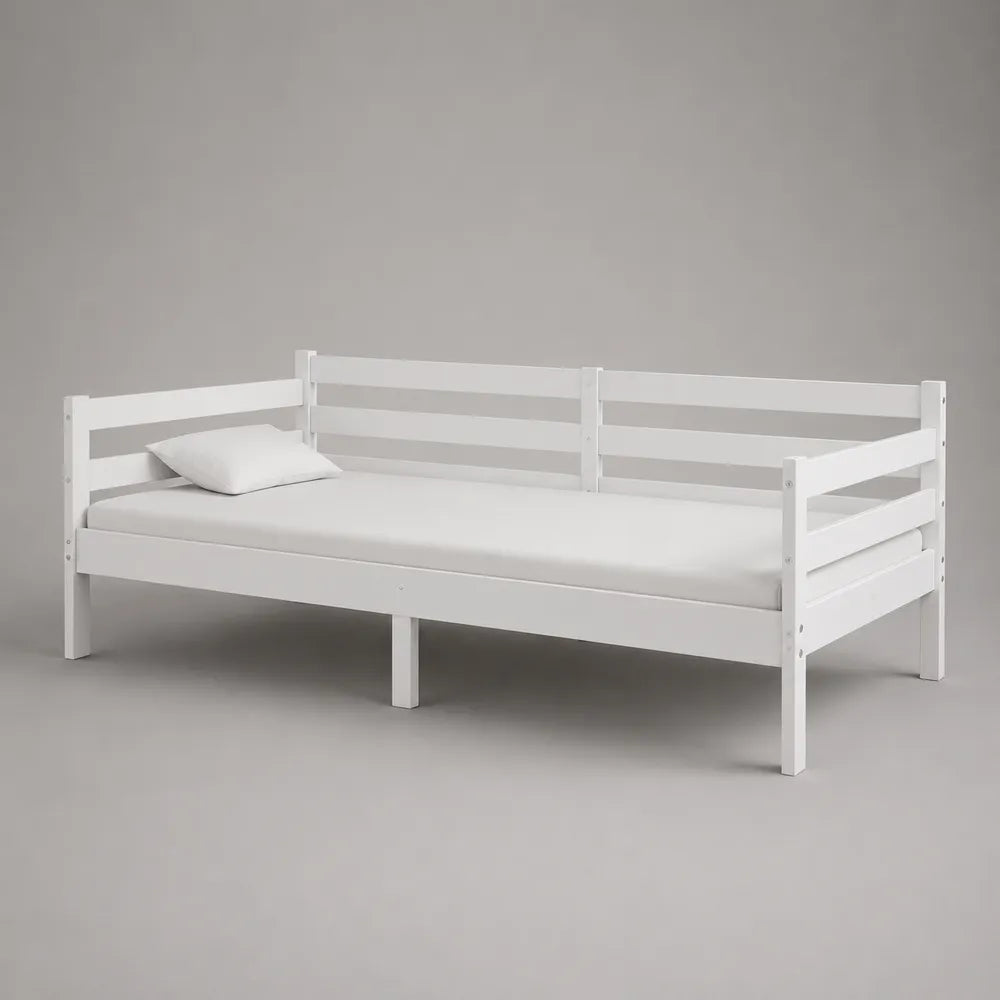 Letto singolo 90 x 200 cm in legno massello di pino colore bianco con sponde laterali e testiera a doghe struttura rettangolare